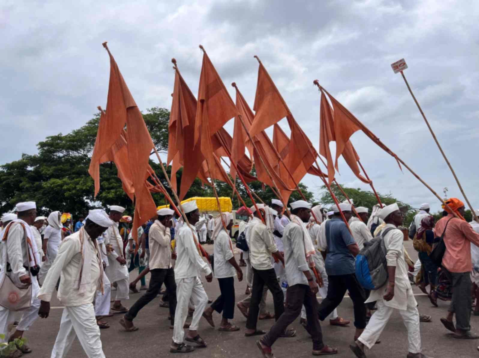 एकतरी 'वारी' अनुभवावी!