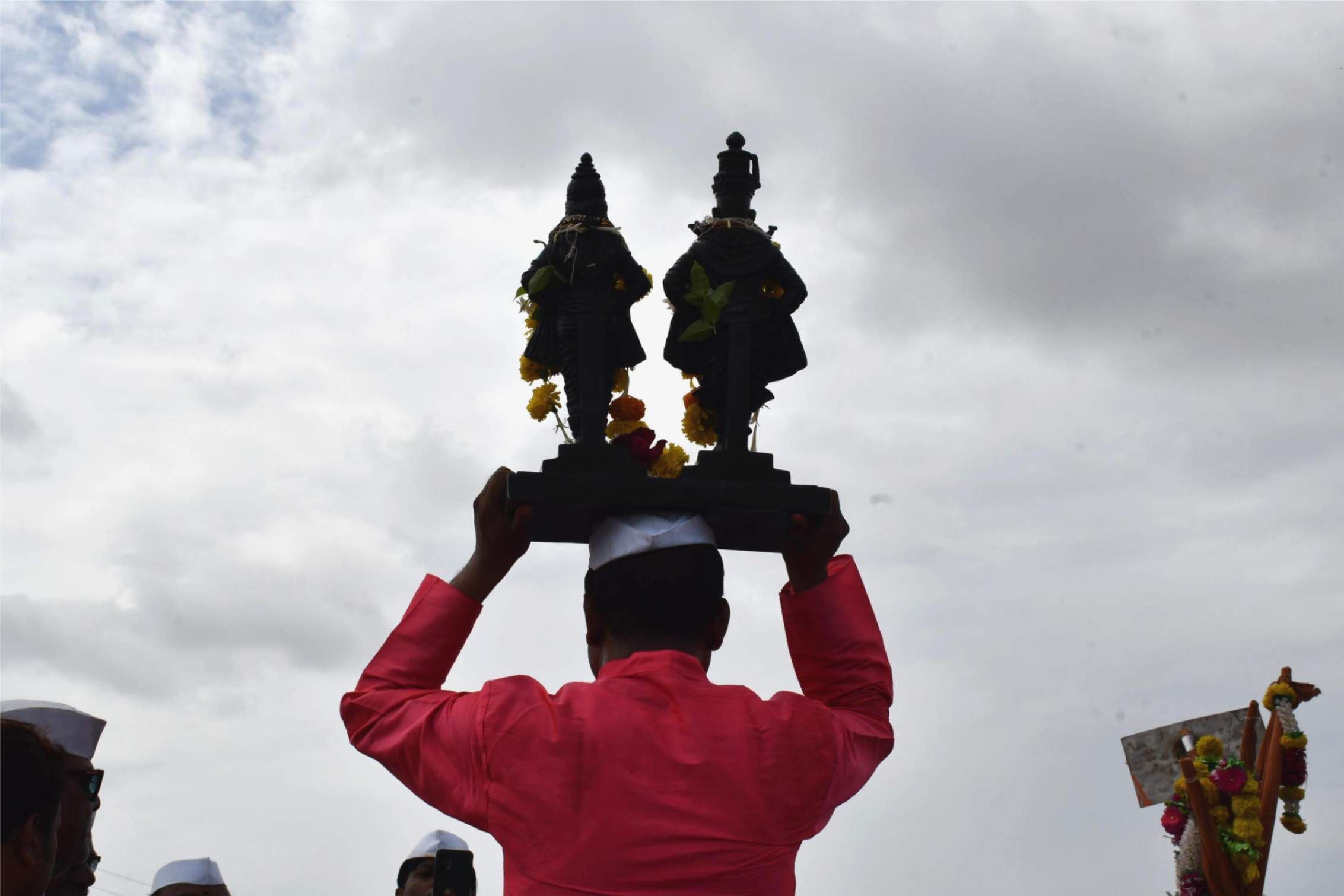 एकतरी 'वारी' अनुभवावी!