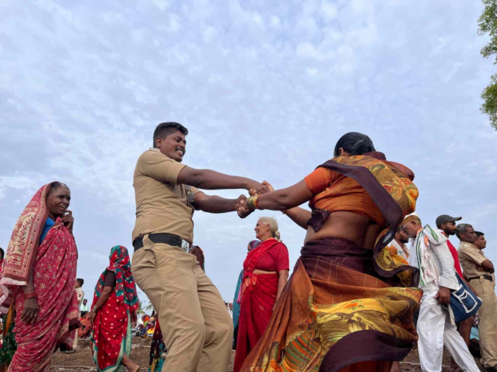 एकतरी 'वारी' अनुभवावी!