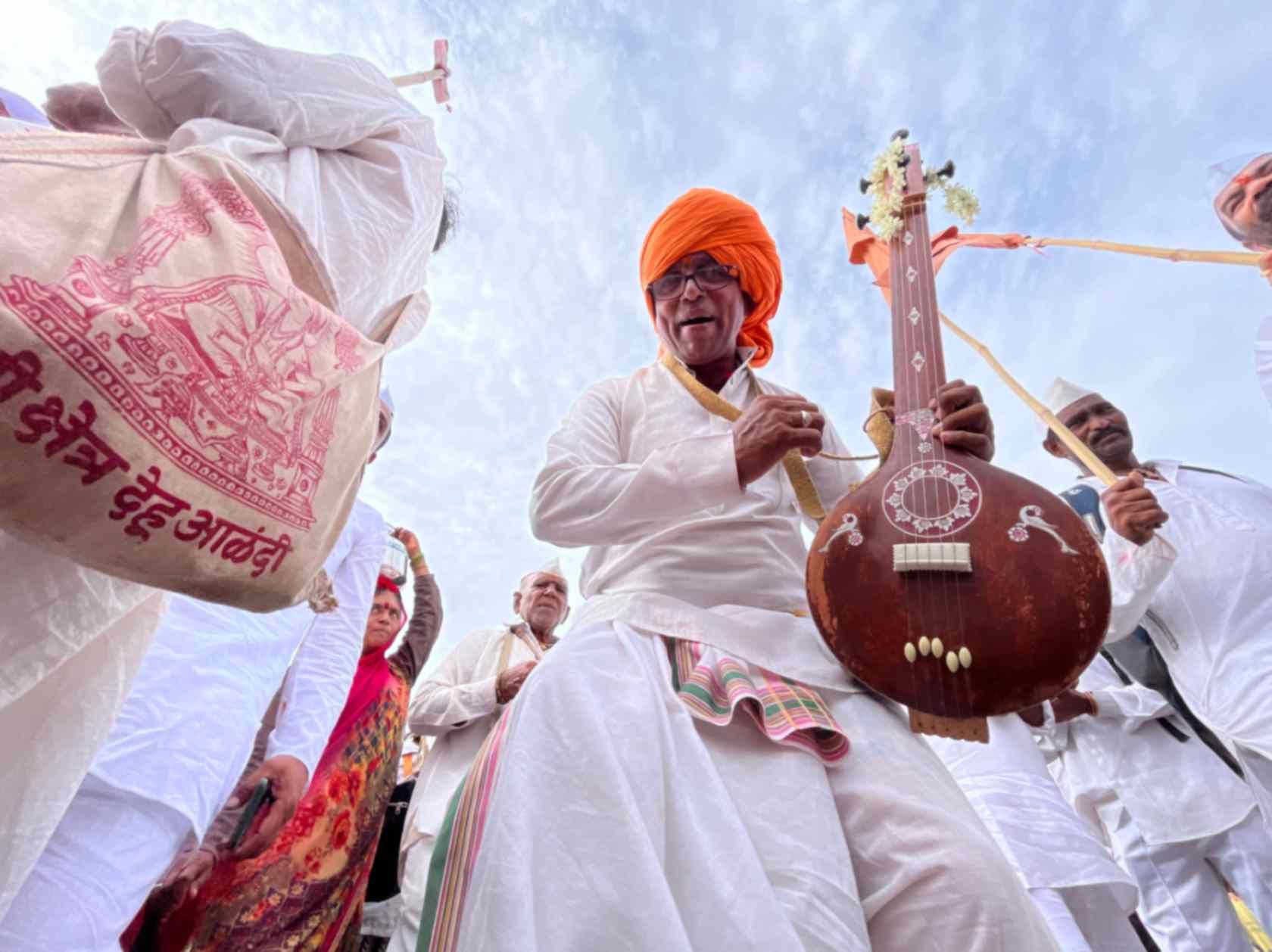 एकतरी 'वारी' अनुभवावी!