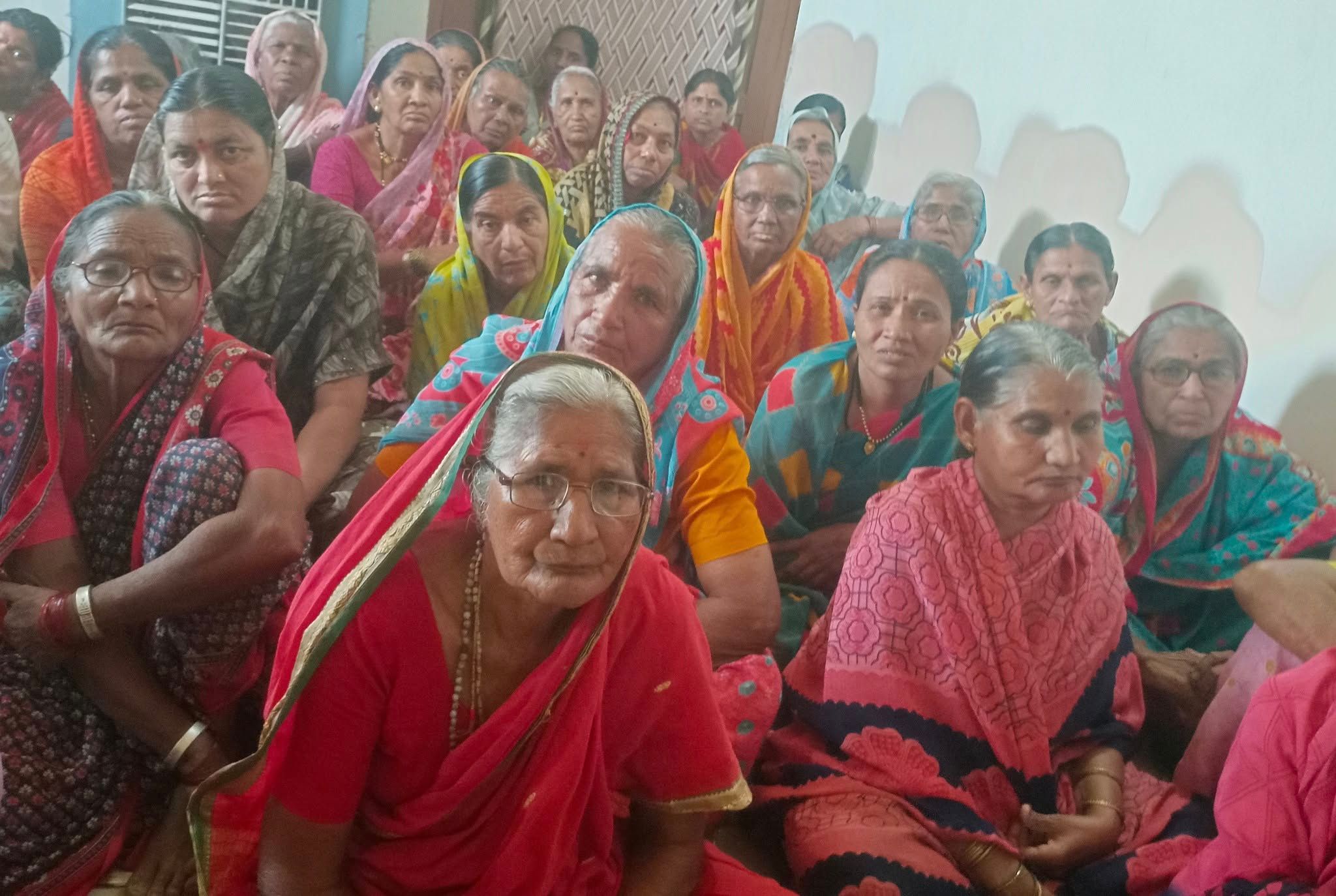 06 may - women2.jpg