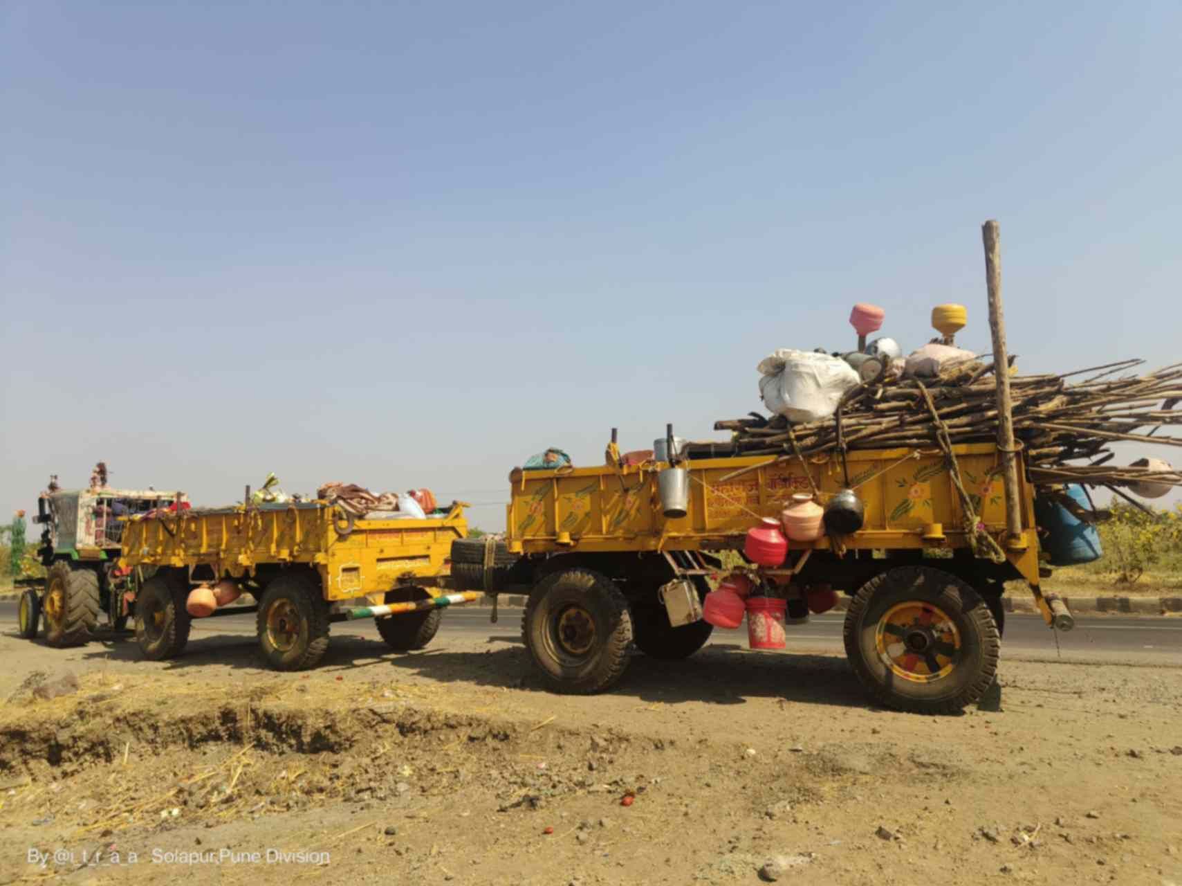 Ustoda kamgar tractor Trolly 02.jpeg
