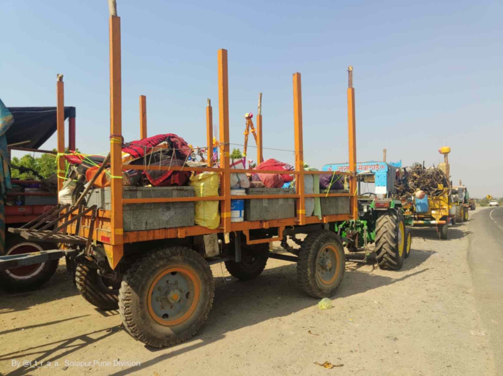Ustoda kamgar tractor Trolly 03.jpeg